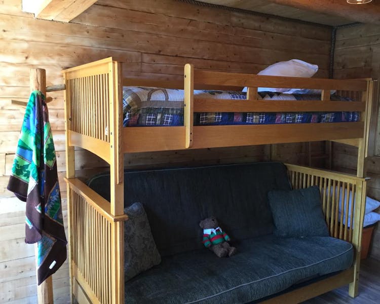 Lakeview Cabin full futon with twin above
