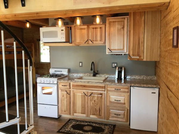 Lakeview Cabin kitchen