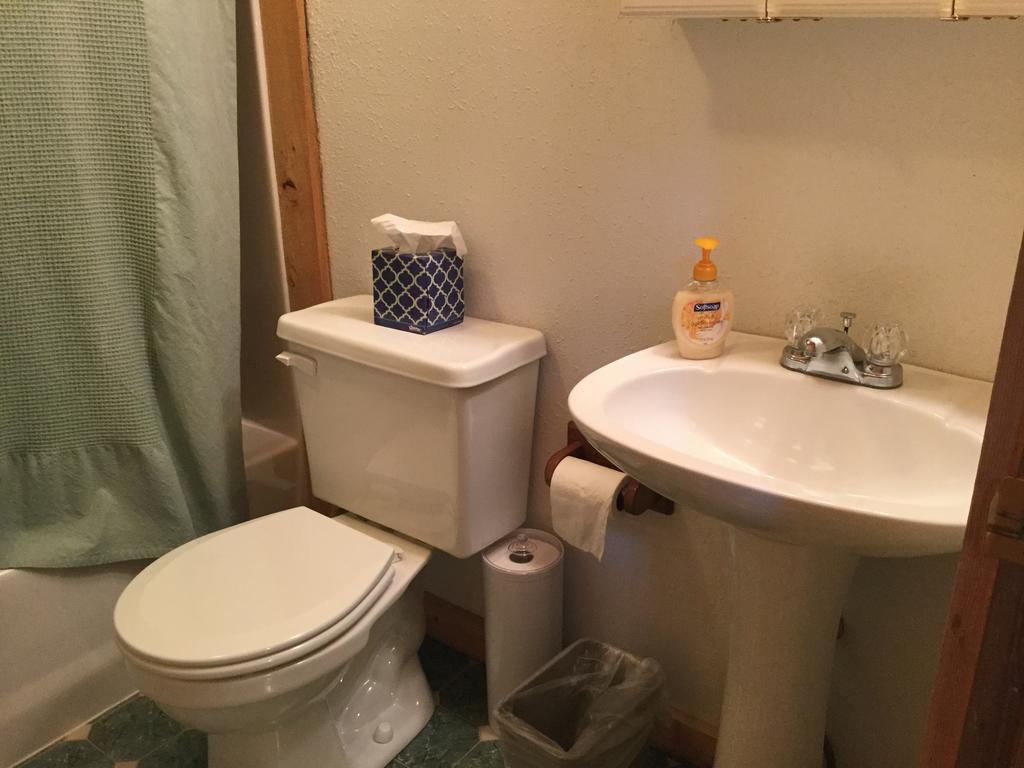 Cabin #6 bathroom