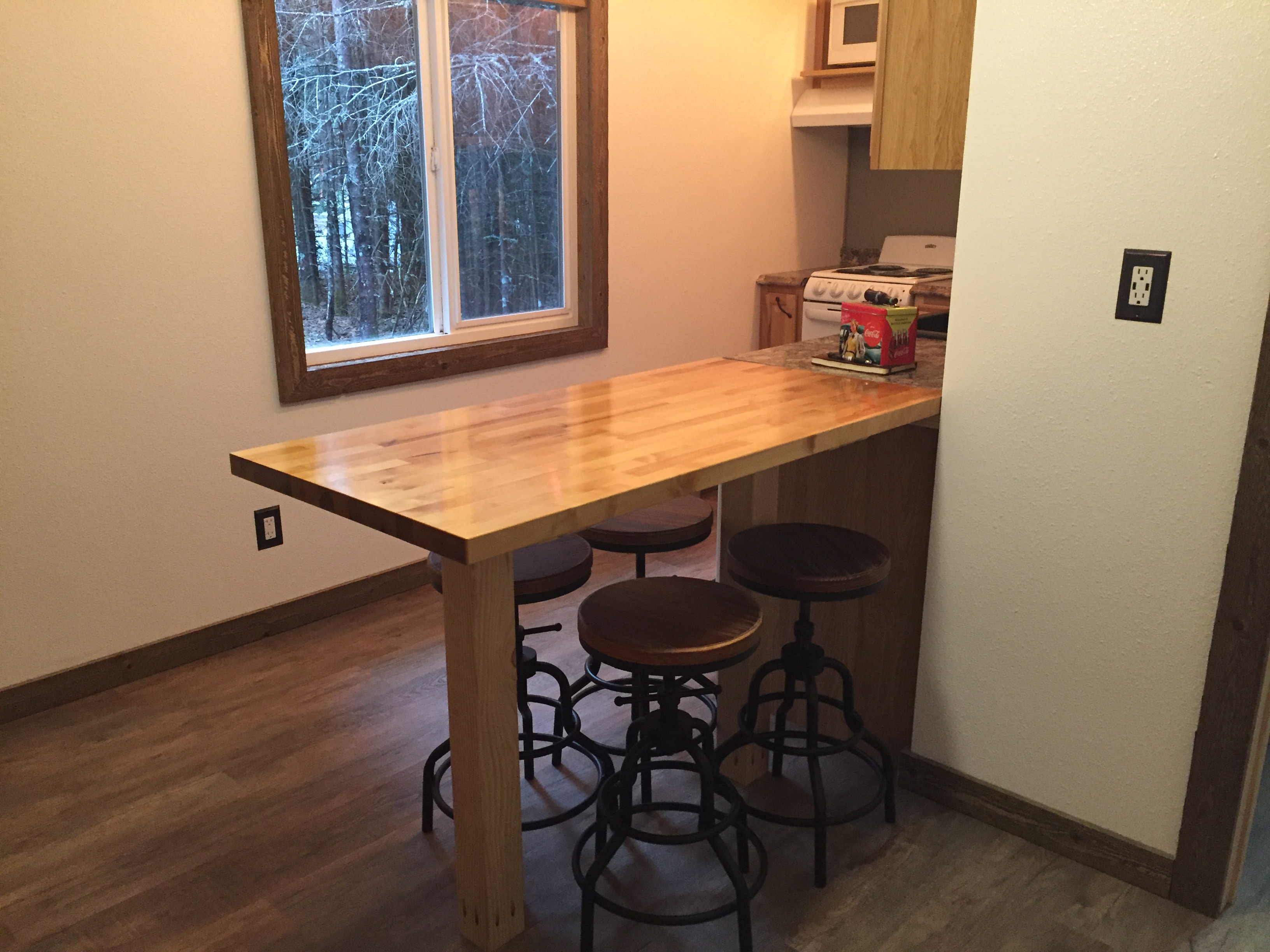 Cabin #7 Dining area
