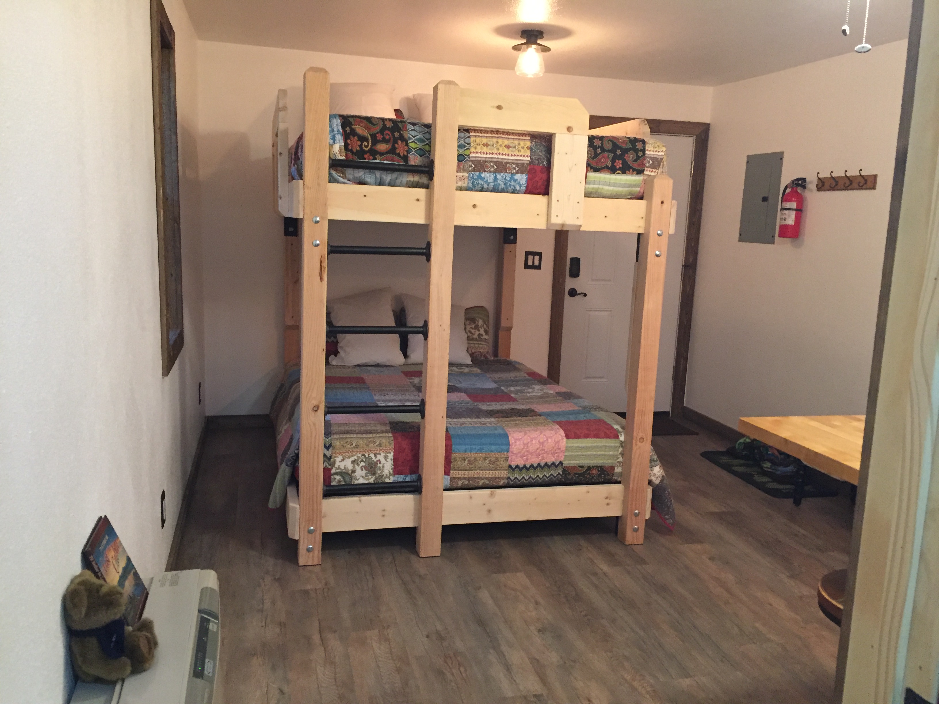 Cabin #7 Queen Bunk Bed
