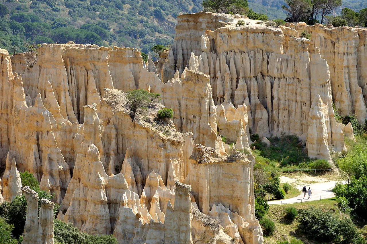 Vue sur les Orgues a Ille sur Tet