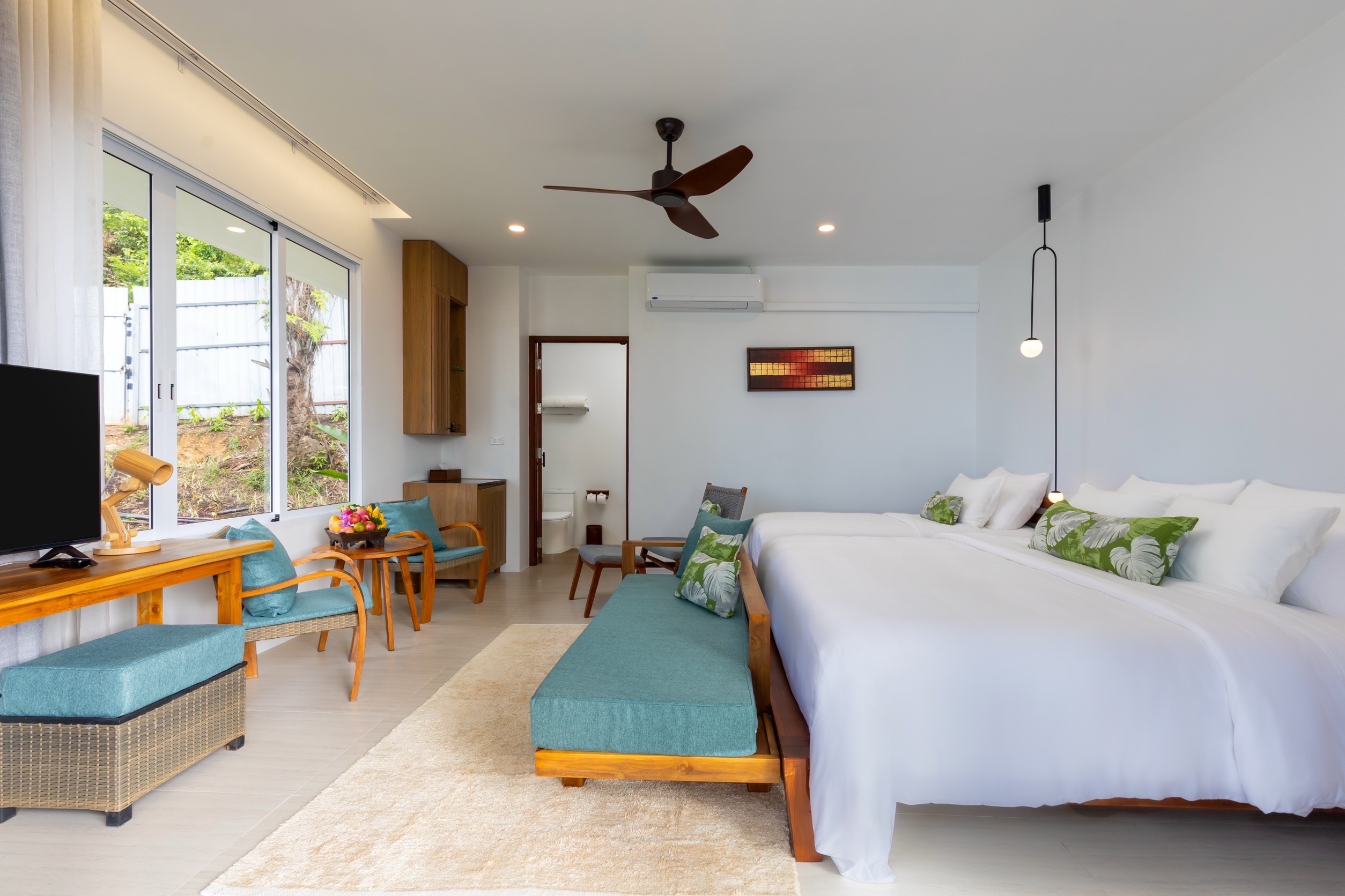 Triple suite