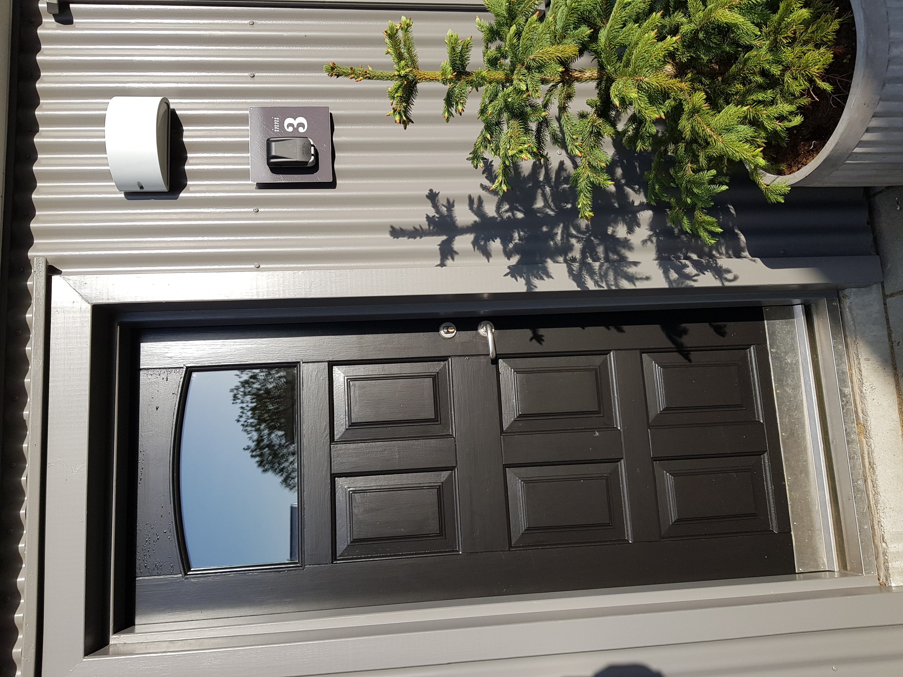 INNI 3 - Entrance door