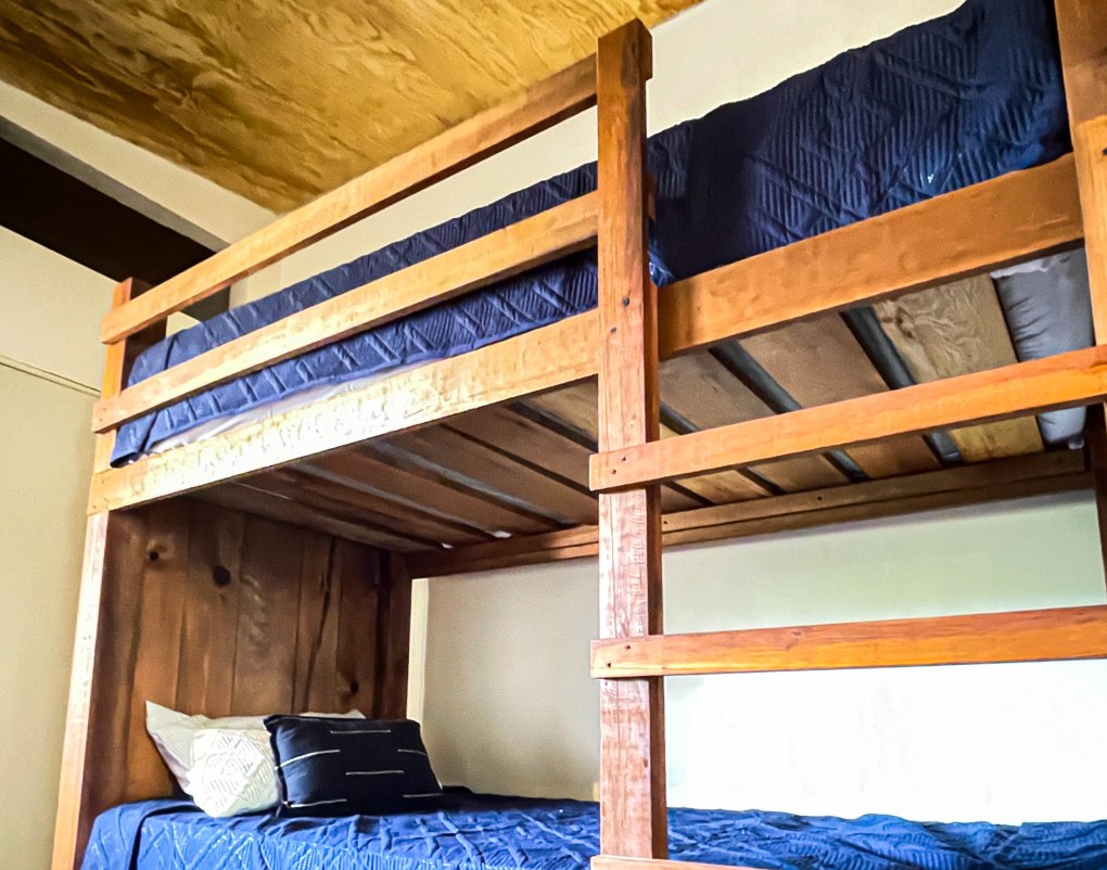 1 Cama en habitación femenina compartida de 4 camas