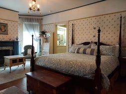 Deluxe King Room, 1 King Bed, Fireplace