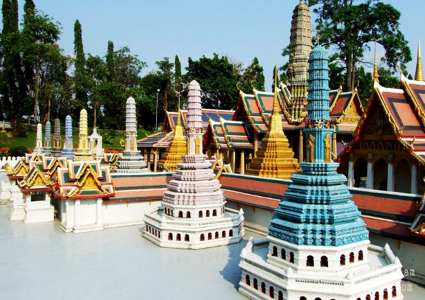 Mini Siam