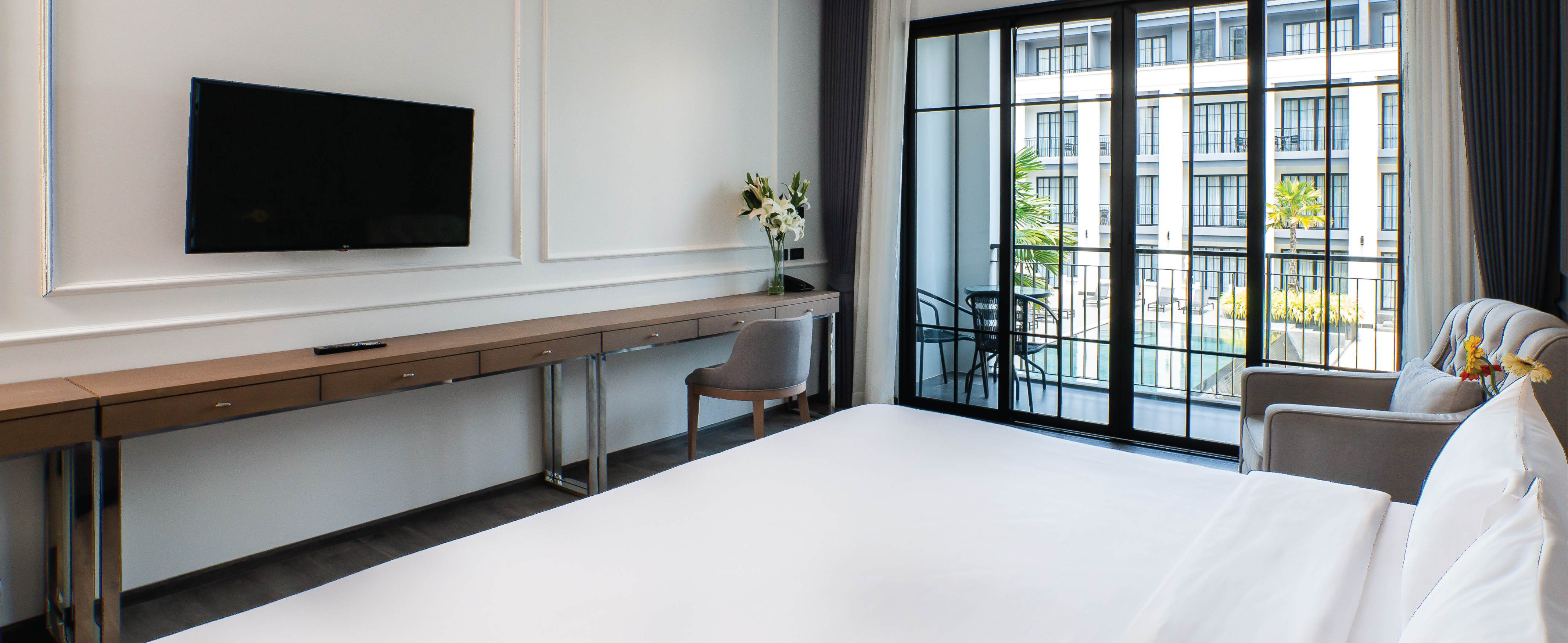 Deluxe Double Pool View, Pattaya Hotel, Elegant Hotel, One Patio Hotel, 파타야 호텔, 엘레강트 호텔