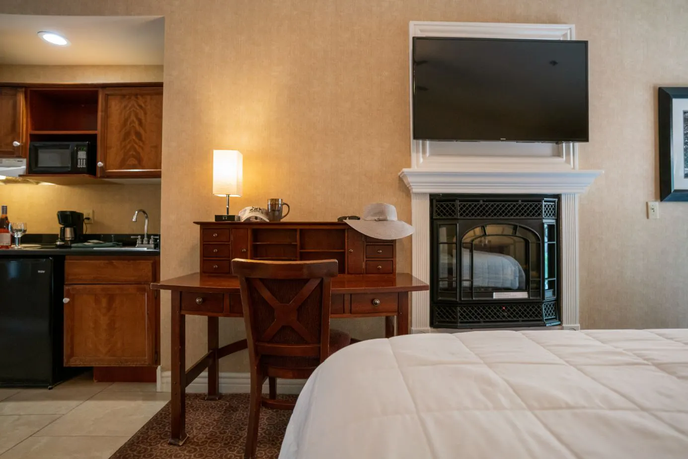Deluxe River View King Spa | Yosemite View Lodge