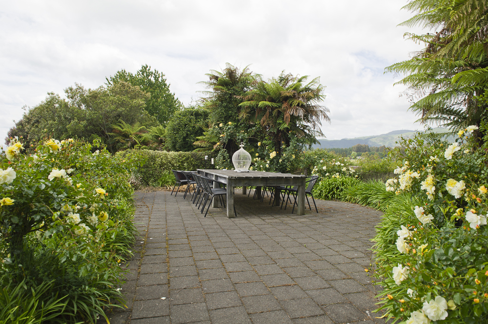 A place to have a glass of wine and observe the milky way