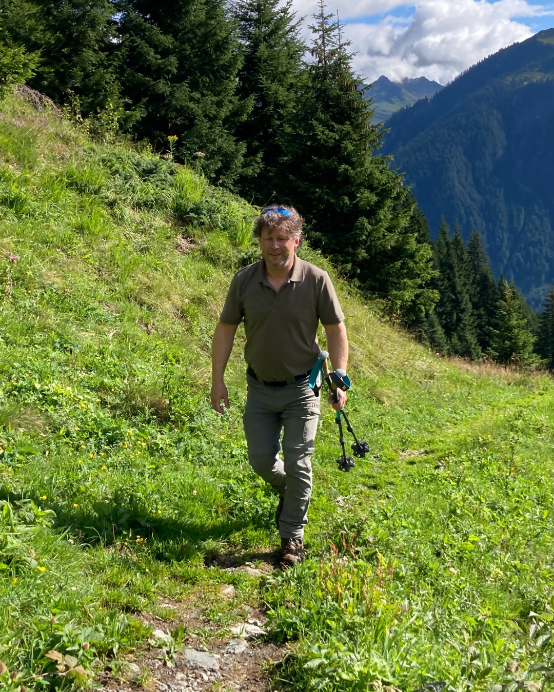 Wandelaar in de bergen van de Hohe Tauern, gastgeber Standlgut