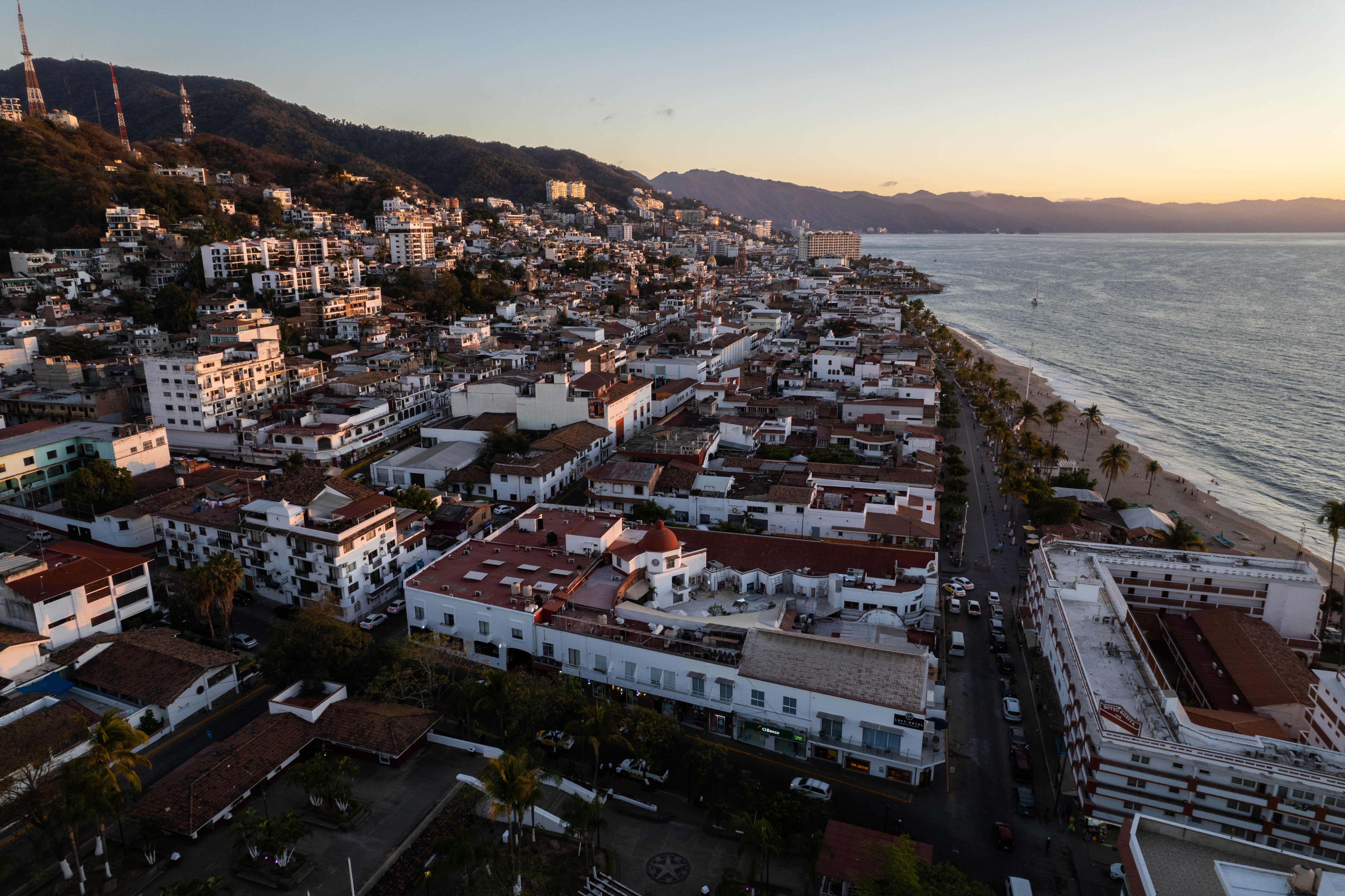 Ubicados a unos pasos del Malecón